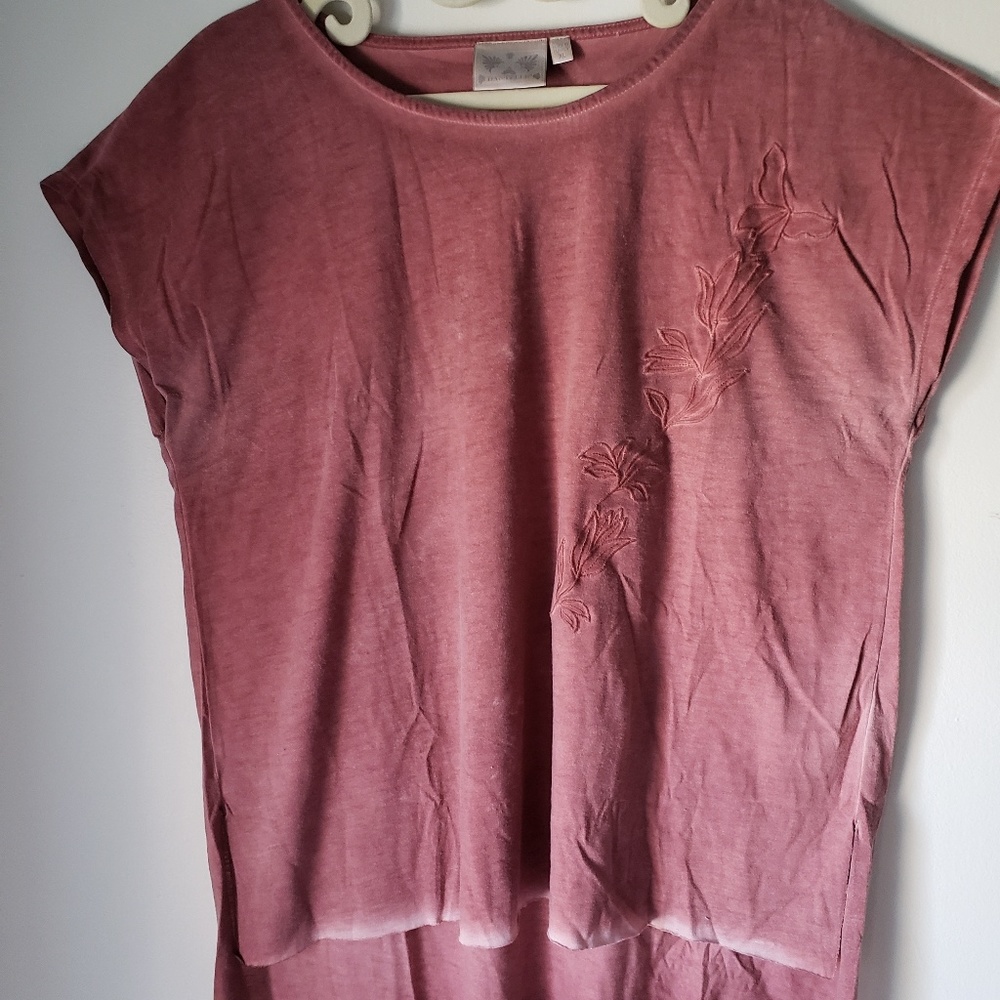 🛍Vintage vines and flowers embroidered T